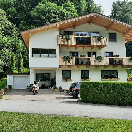 Gemuetliche Wohnung 10 Minuten Vom See Entfernt Zell am See Bagian luar foto