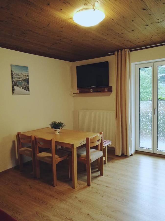 Gemuetliche Wohnung 10 Minuten Vom See Entfernt Zell am See Bagian luar foto