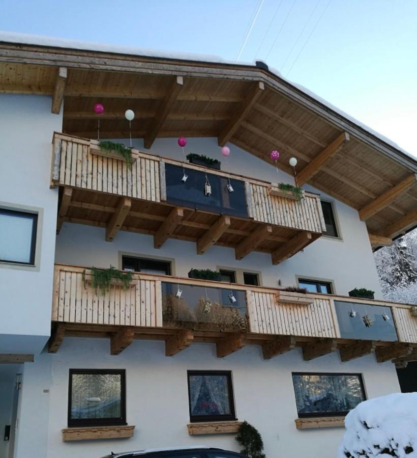 Gemuetliche Wohnung 10 Minuten Vom See Entfernt Zell am See Bagian luar foto
